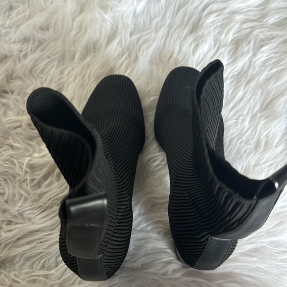 BLACK BOOTIES - Picture 5 of 7